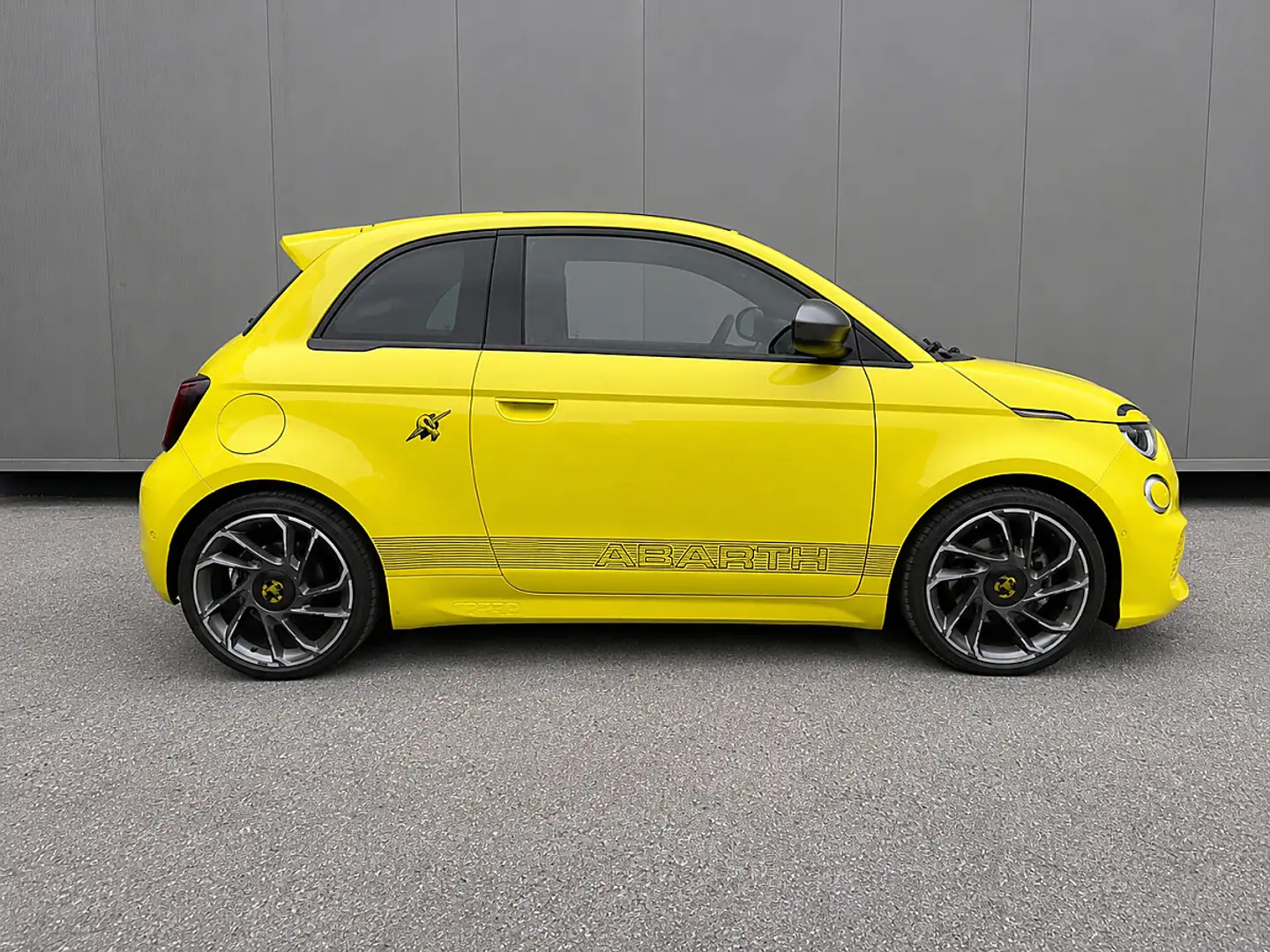 Abarth 500e Abarth 500 500e Scorpionissima 42kWh Gelb - 2