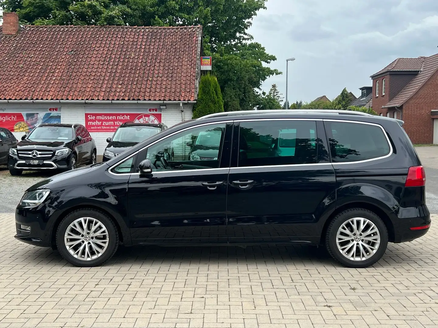 Volkswagen Sharan 2.0 TDI | DSG | Kamera | AHK | Panorama Zwart - 2
