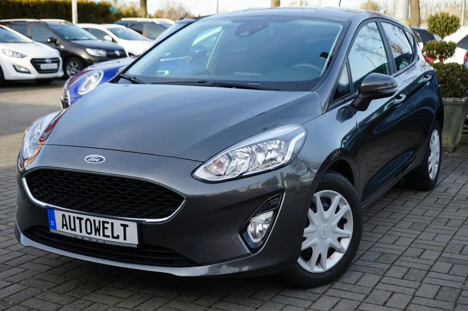 Ford Fiesta 1,0 EcoBoost 74kW Cool & Connect Auto. Grau - 1