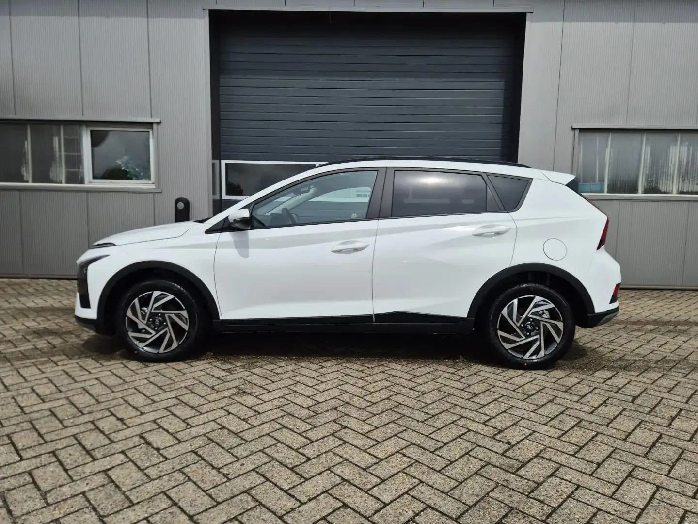 Hyundai BAYON Trend 1.0 T-GDI 90PS Klimaautomatik Rückf.Kamer... Weiß - 2
