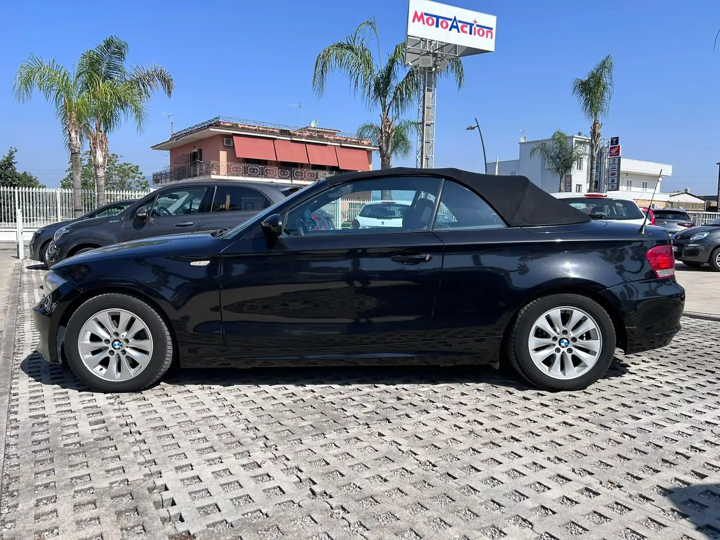 BMW 118 d Cabrio 2.0 Attiva 143cv Nero - 2