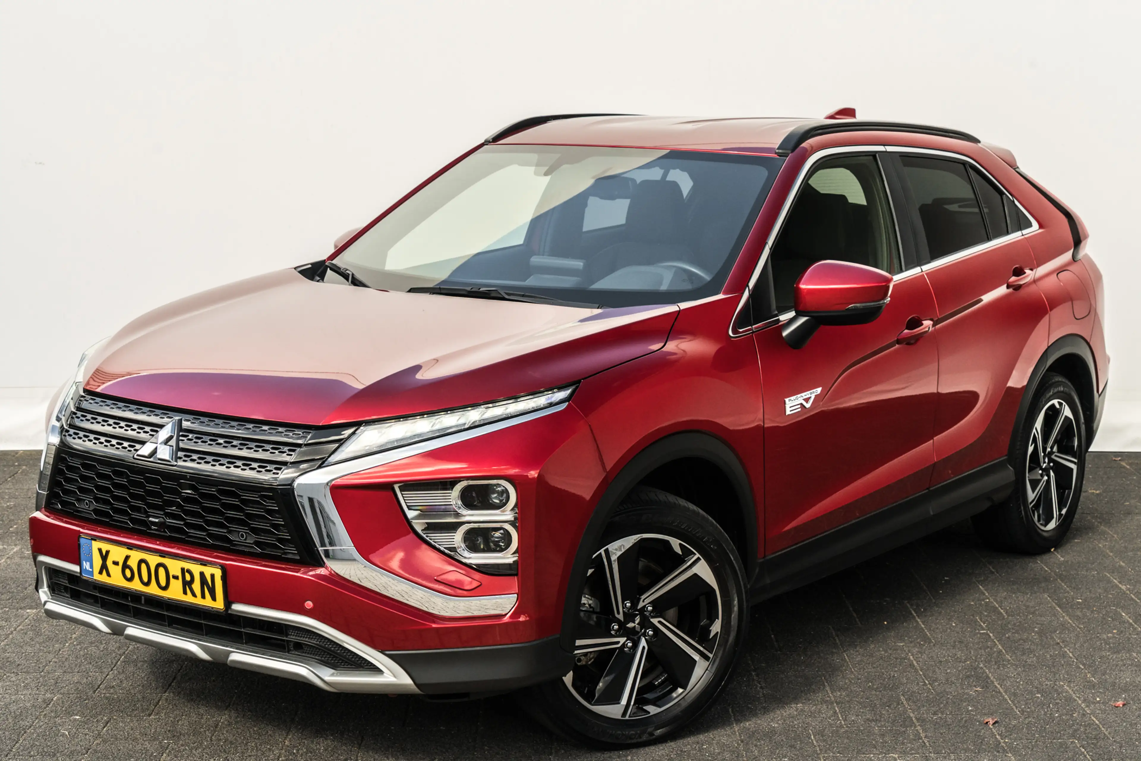 Mitsubishi Eclipse Cross 2.4 PHEV Intense+ | Trekhaak | 18 inch LMV | Keyle — photo 14