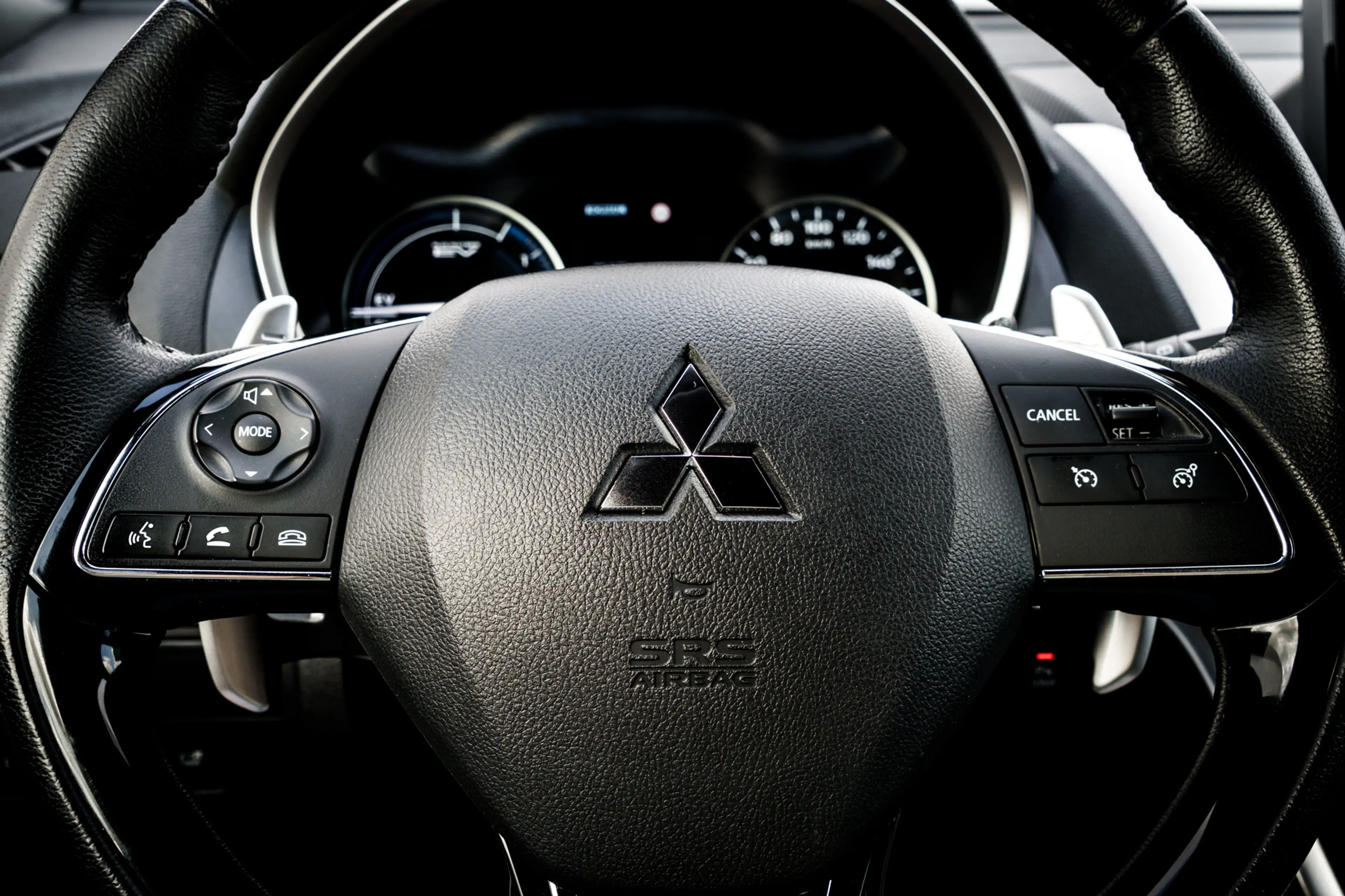 Mitsubishi Eclipse Cross 2.4 PHEV Intense+ | Trekhaak | 18 inch LMV | Keyle — photo 13