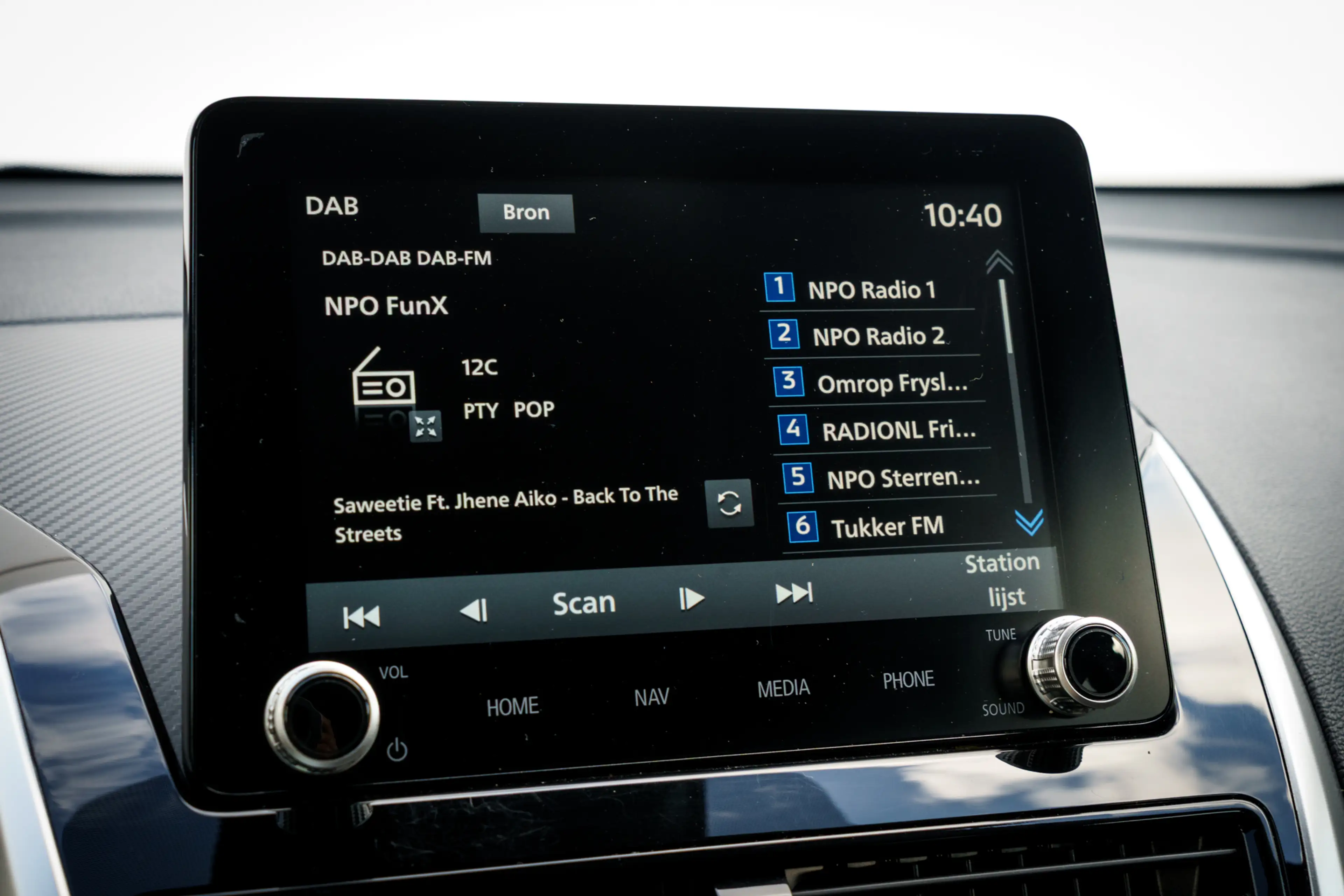 Mitsubishi Eclipse Cross 2.4 PHEV Intense+ | Trekhaak | 18 inch LMV | Keyle — photo 25