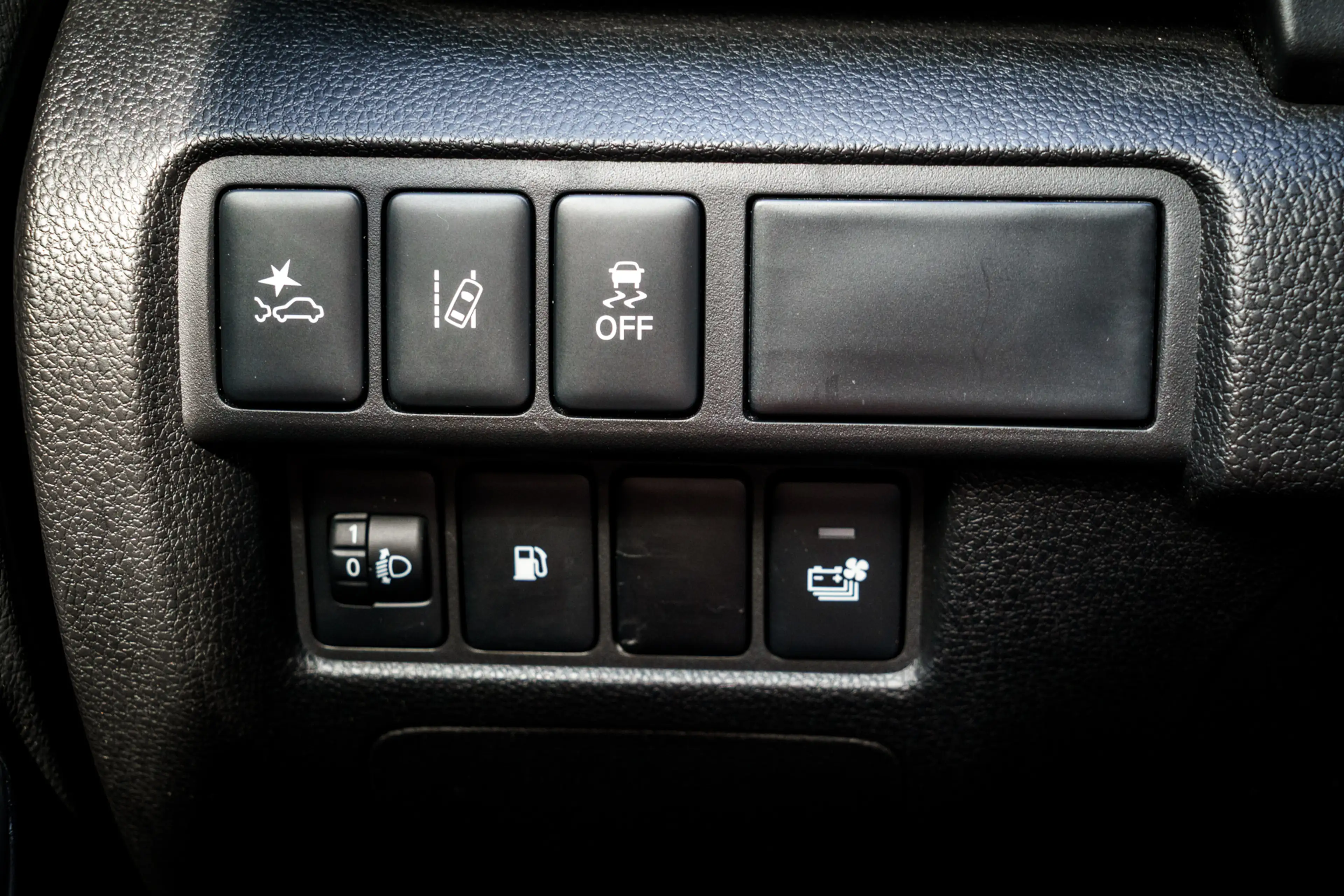Mitsubishi Eclipse Cross 2.4 PHEV Intense+ | Trekhaak | 18 inch LMV | Keyle — photo 38