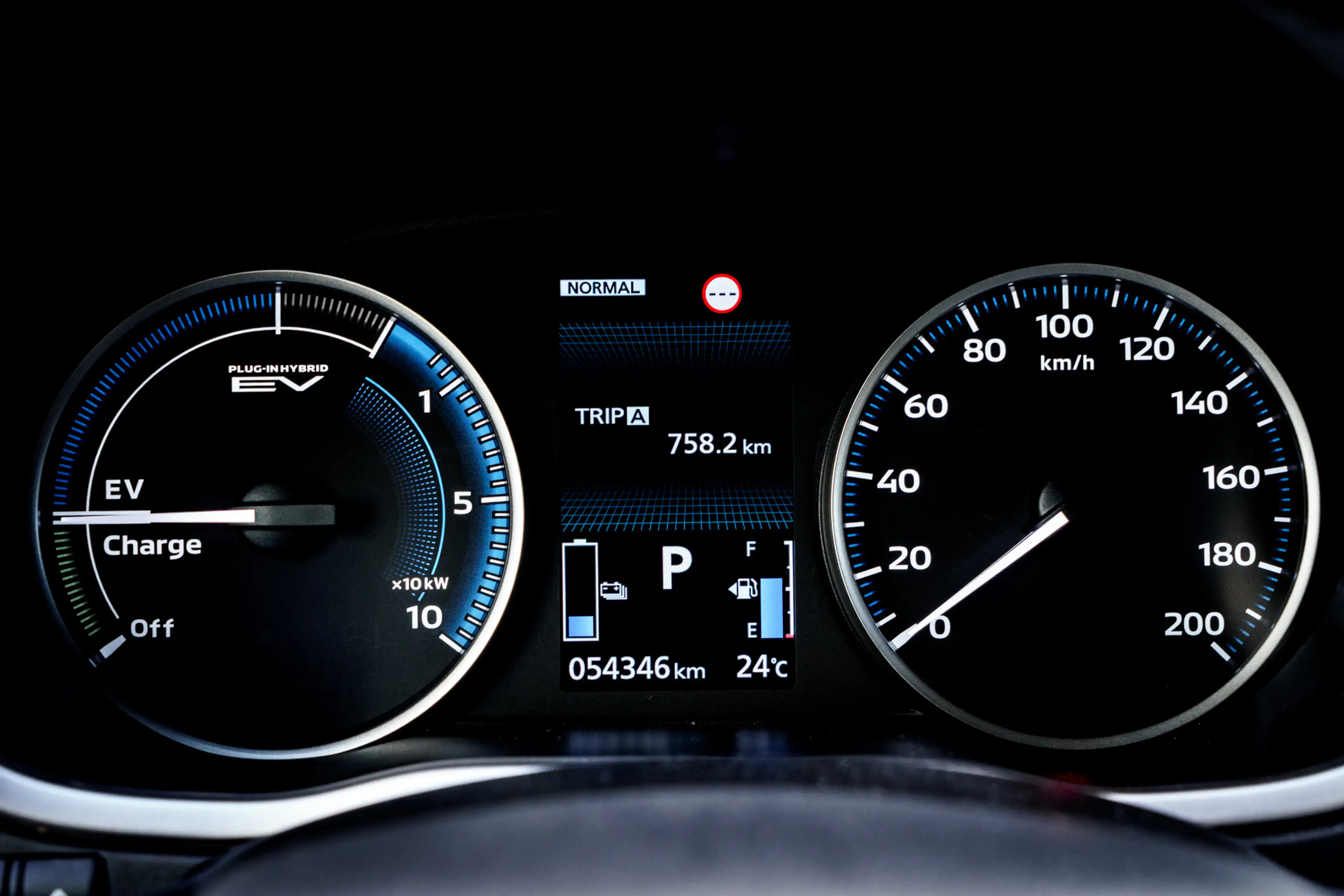 Mitsubishi Eclipse Cross 2.4 PHEV Intense+ | Trekhaak | 18 inch LMV | Keyle — photo 17
