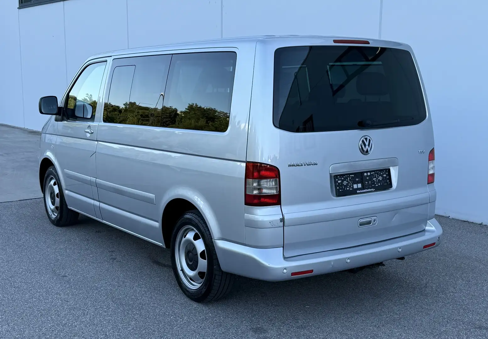 Volkswagen T5 Multivan 2,0 TDI Multivan|2.Besitz|AHK|Navi|Tempomat|7.Sitz Silber - 2