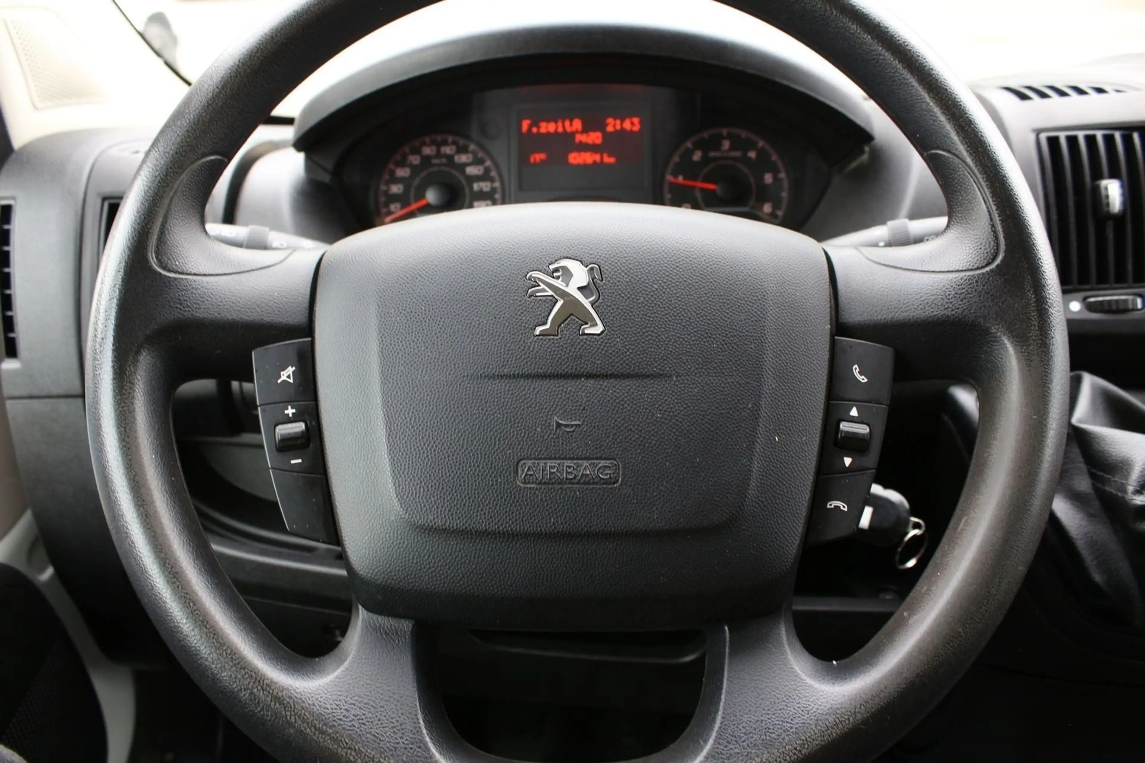 Peugeot Boxer L2H2 Pro Avantage Edition 130  Klima Telefon — photo 10