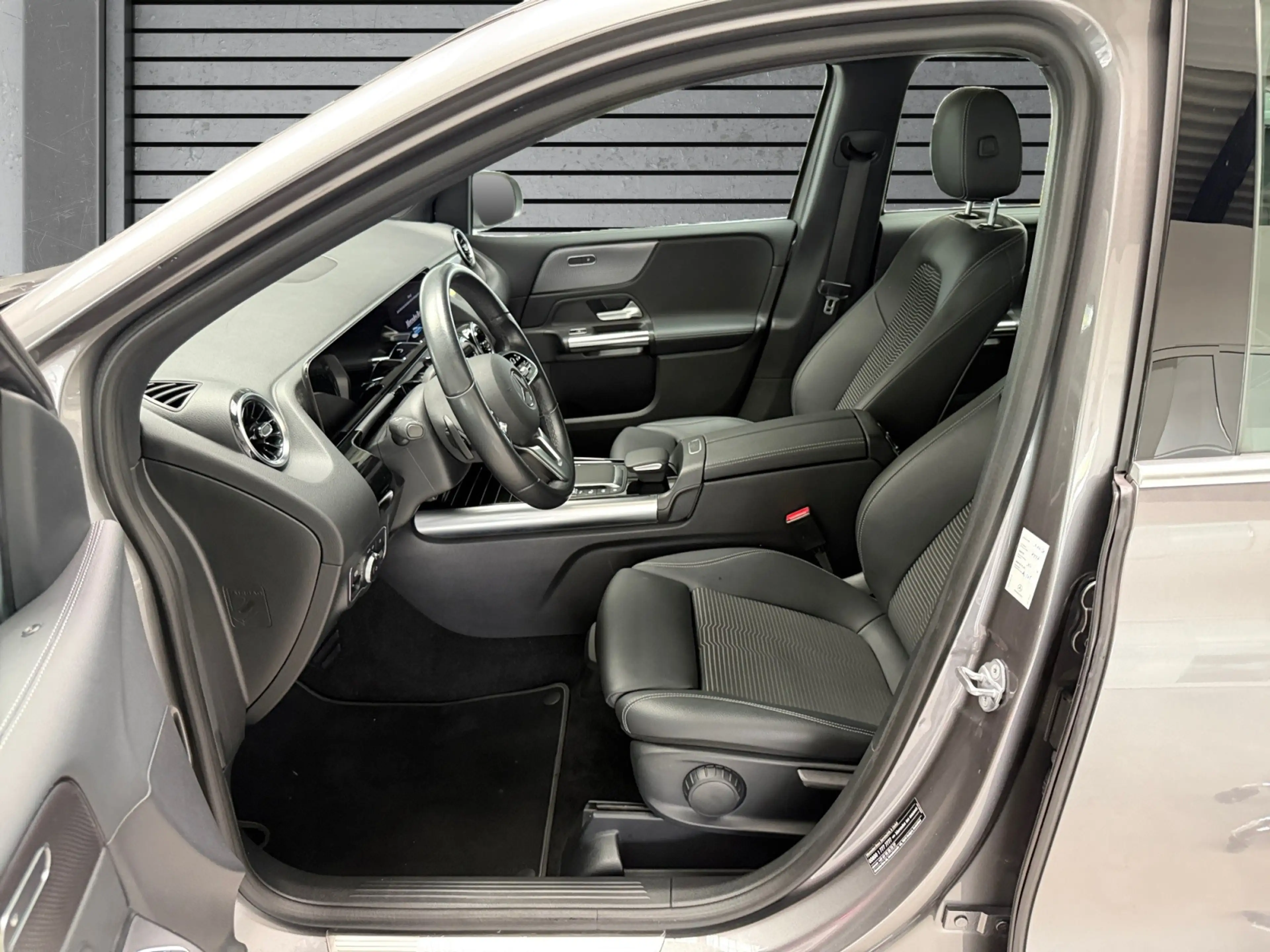 Mercedes-Benz B 200 PROGRESSIVE AUTOMAT+MBUX+MULTIBEAN+KAMERA+ — photo 19