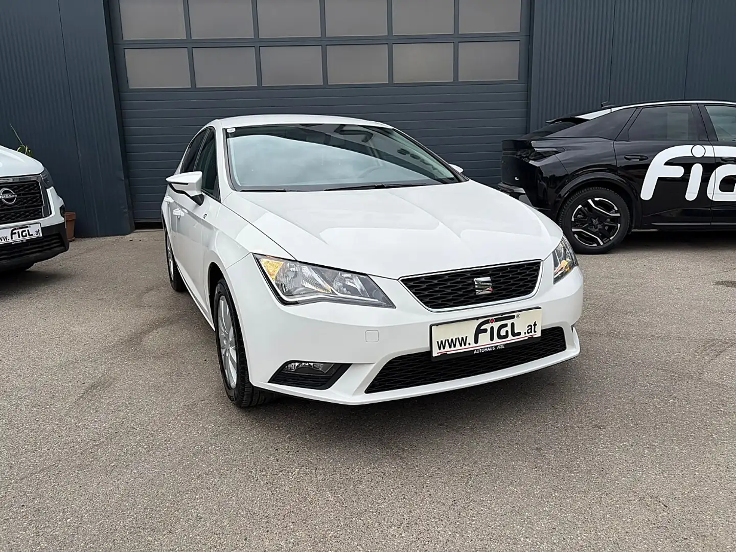 SEAT Leon Reference 1,2 TSI Weiß - 1