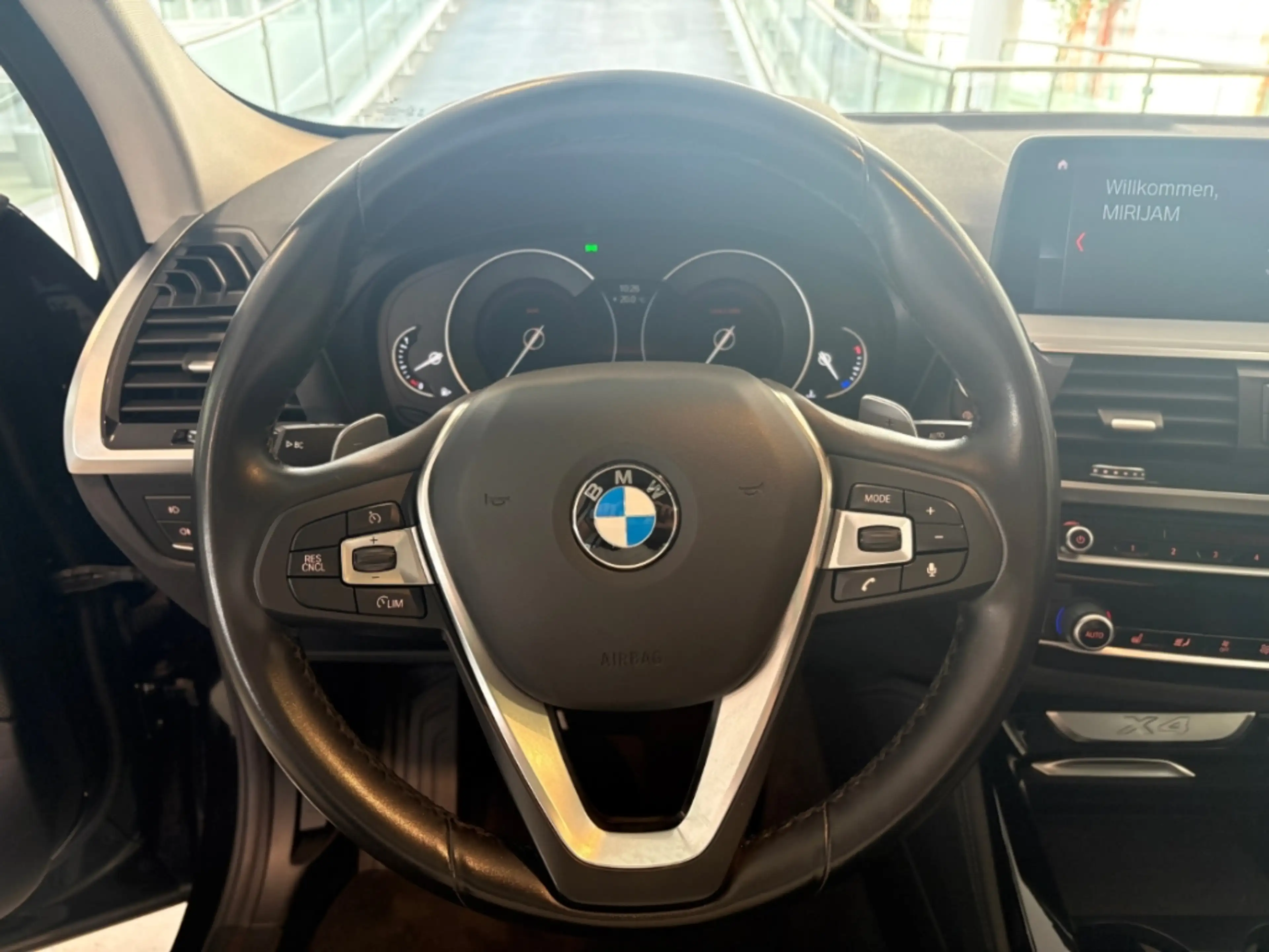 BMW X4 xDrive 20i AD El. Panodach Panorama Navi Memory Si — photo 11