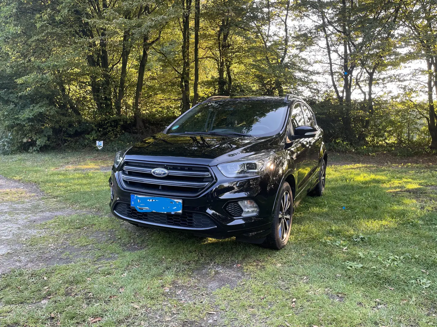 Ford Kuga 2.0 TDCi 4x4 Aut. ST-Line Schwarz - 1