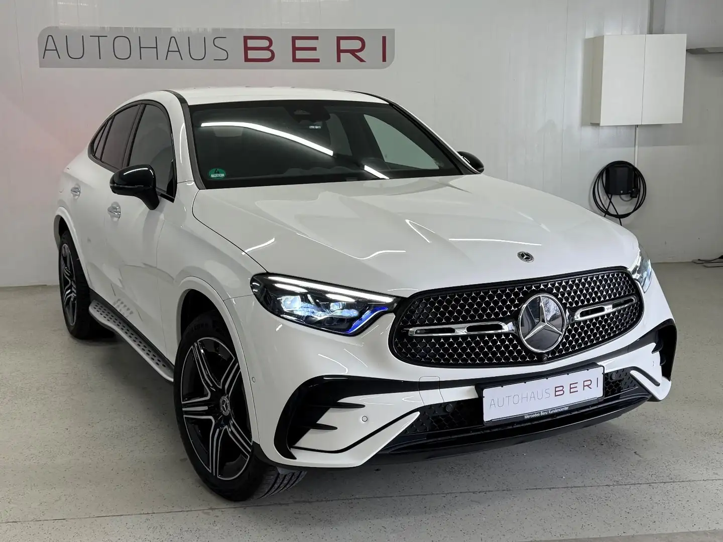 Mercedes-Benz GLC 300 e Coupe 4Matic*AMG*Night*20"*360° Weiß - 1