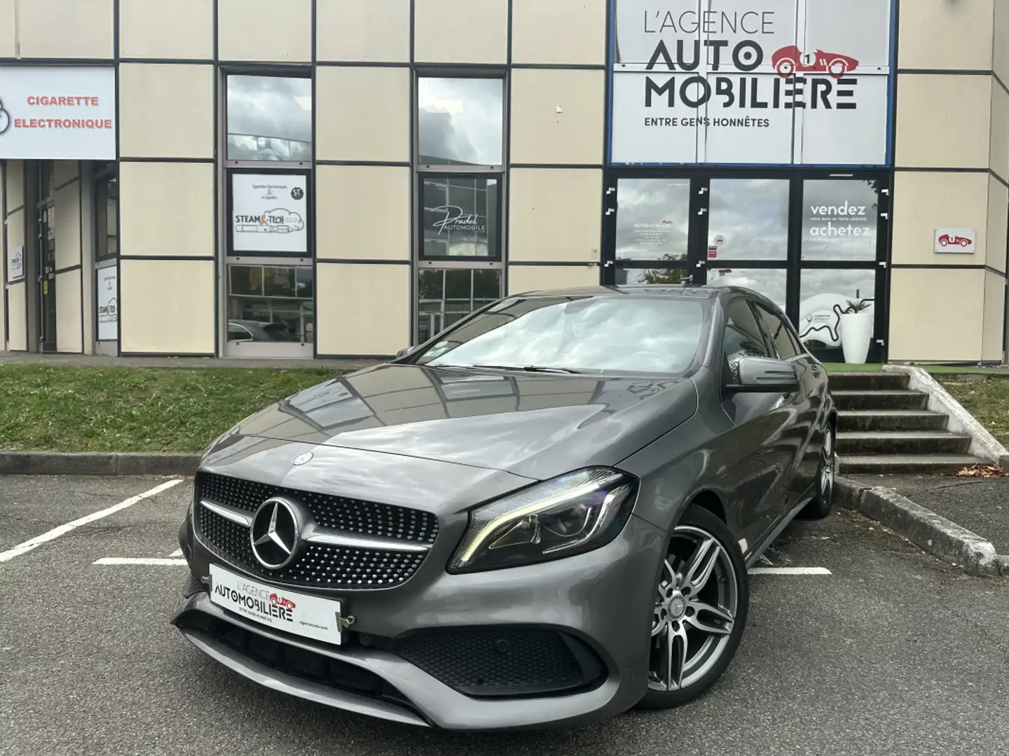 Mercedes-Benz A 140 A180 FASCINATION BVM6 Gris - 1