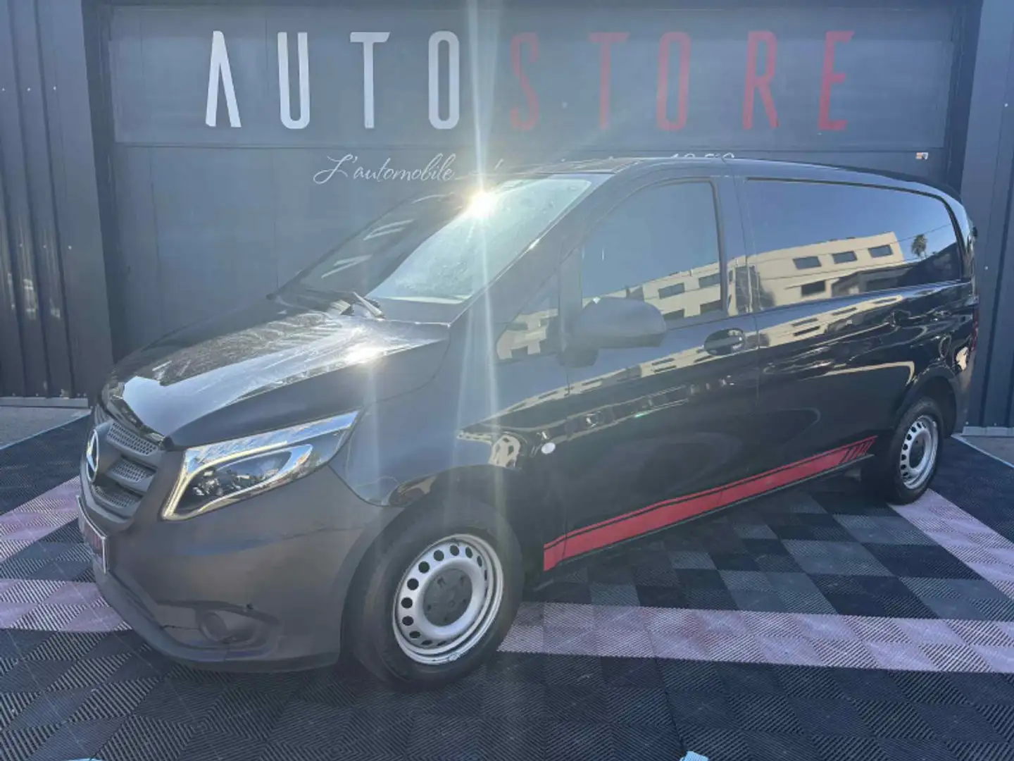 Mercedes-Benz Vito 114 CDI COMPACT SELECT E6 PROPULSION BVA 7G-TRONIC Negru - 1