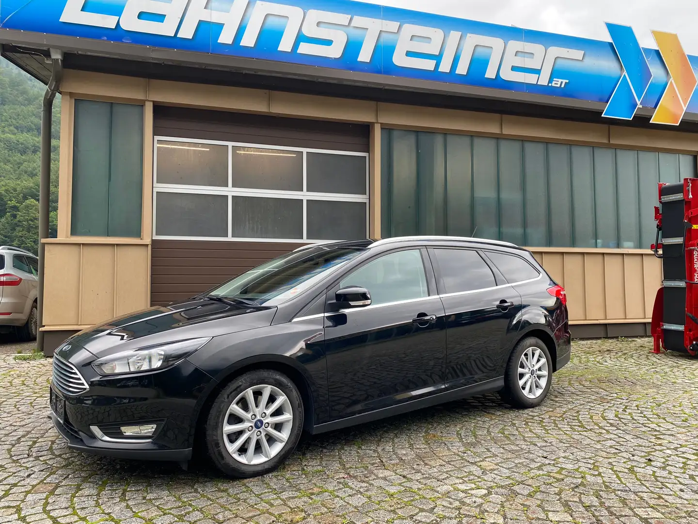 Ford Focus Traveller 2,0 TDCi Titanium PowerShift Noir - 1