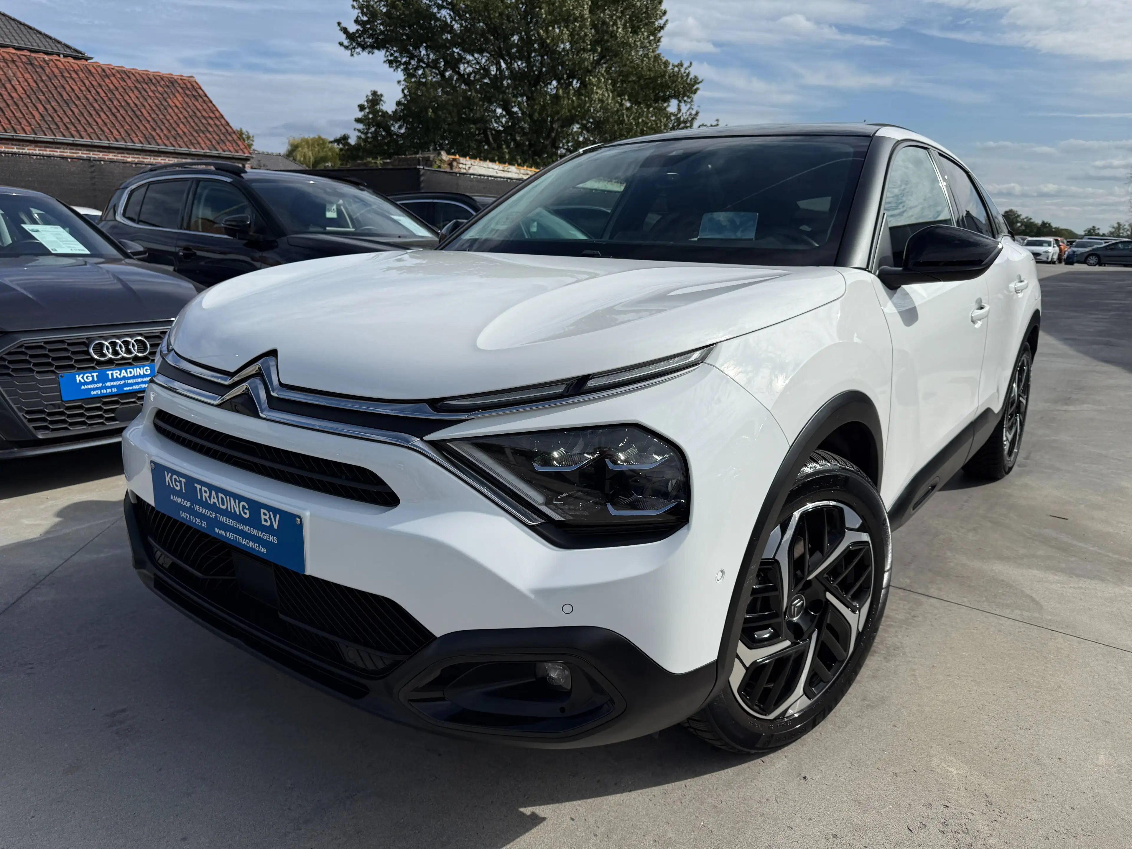 Citroen C4 1.2i 130PK 5-DEURS AUTOMAAT NAVIGATIE LEDER 360 CAMERA OPENDAK HEAD-UP CARPLAY