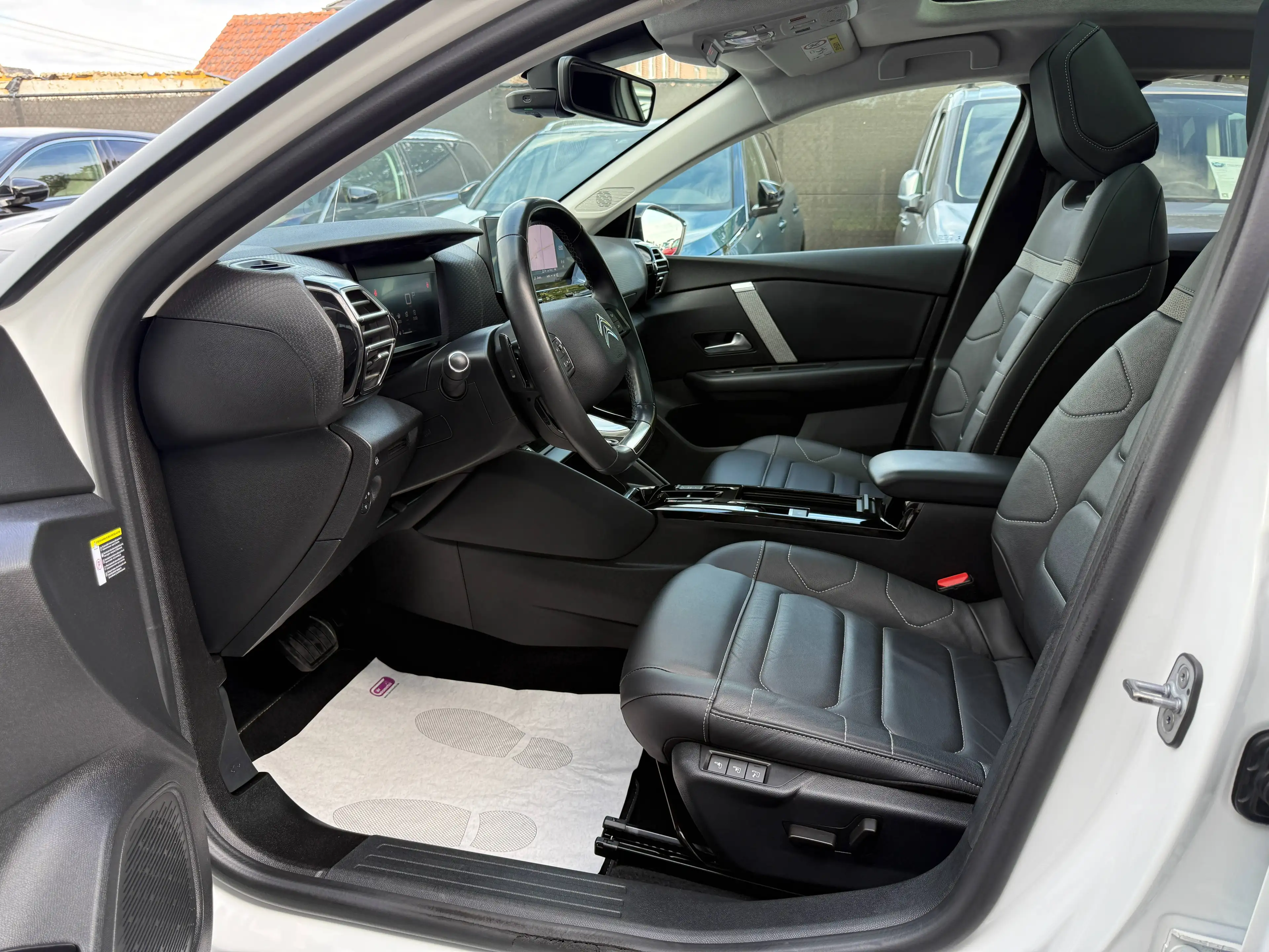 Citroen C4 1.2i 130PK 5-DEURS AUTOMAAT NAVIGATIE LEDER 360 CAMERA OPENDAK HEAD-UP CARPLAY — photo 13
