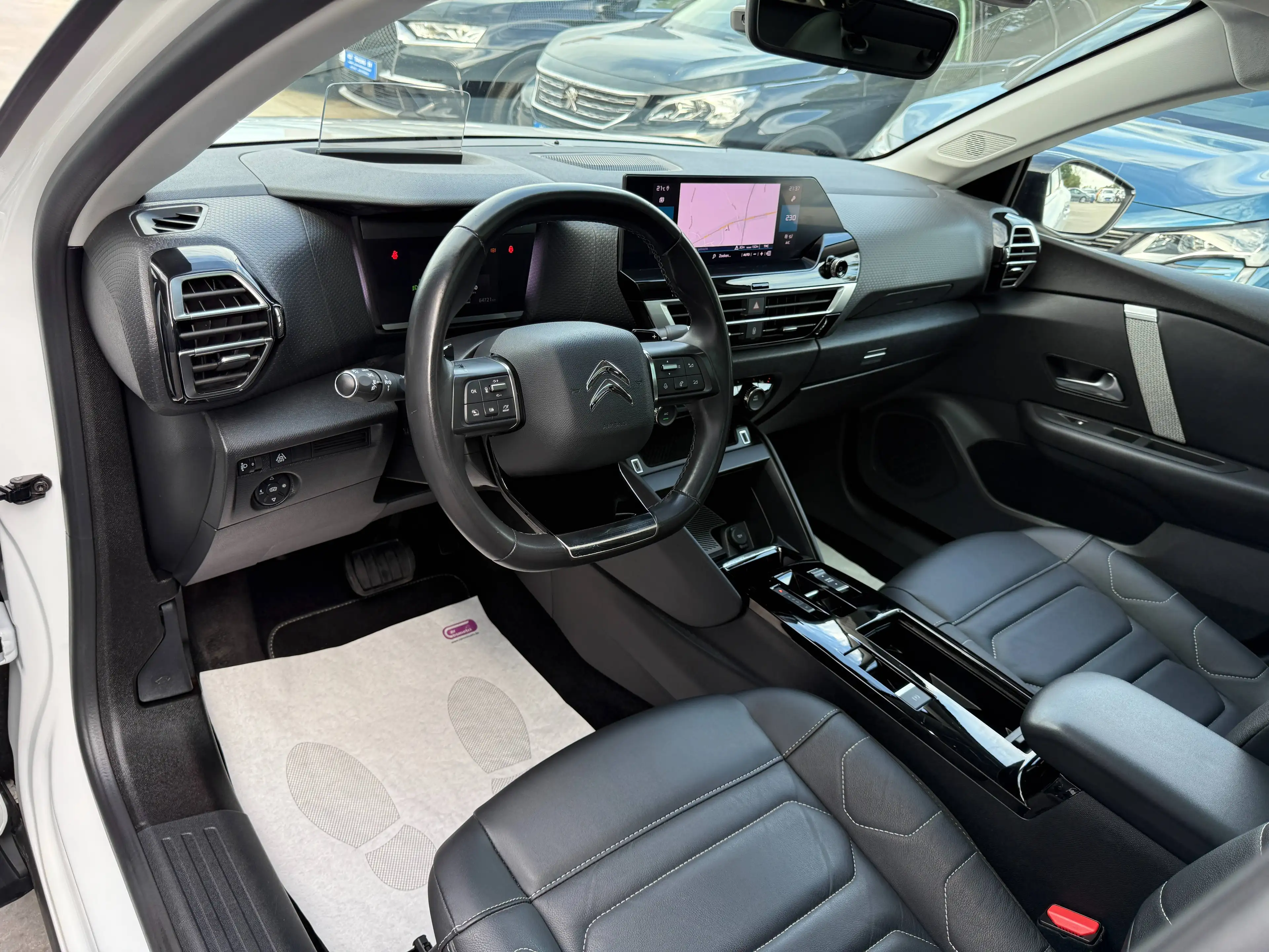 Citroen C4 1.2i 130PK 5-DEURS AUTOMAAT NAVIGATIE LEDER 360 CAMERA OPENDAK HEAD-UP CARPLAY — photo 14