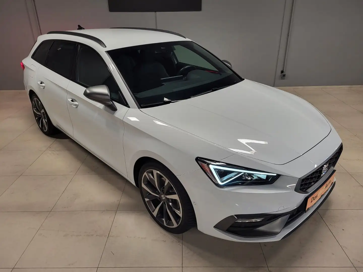 SEAT Leon Sportstourer "FR" 1.5 eTSI DSG *Navi*Beats* Weiß - 1