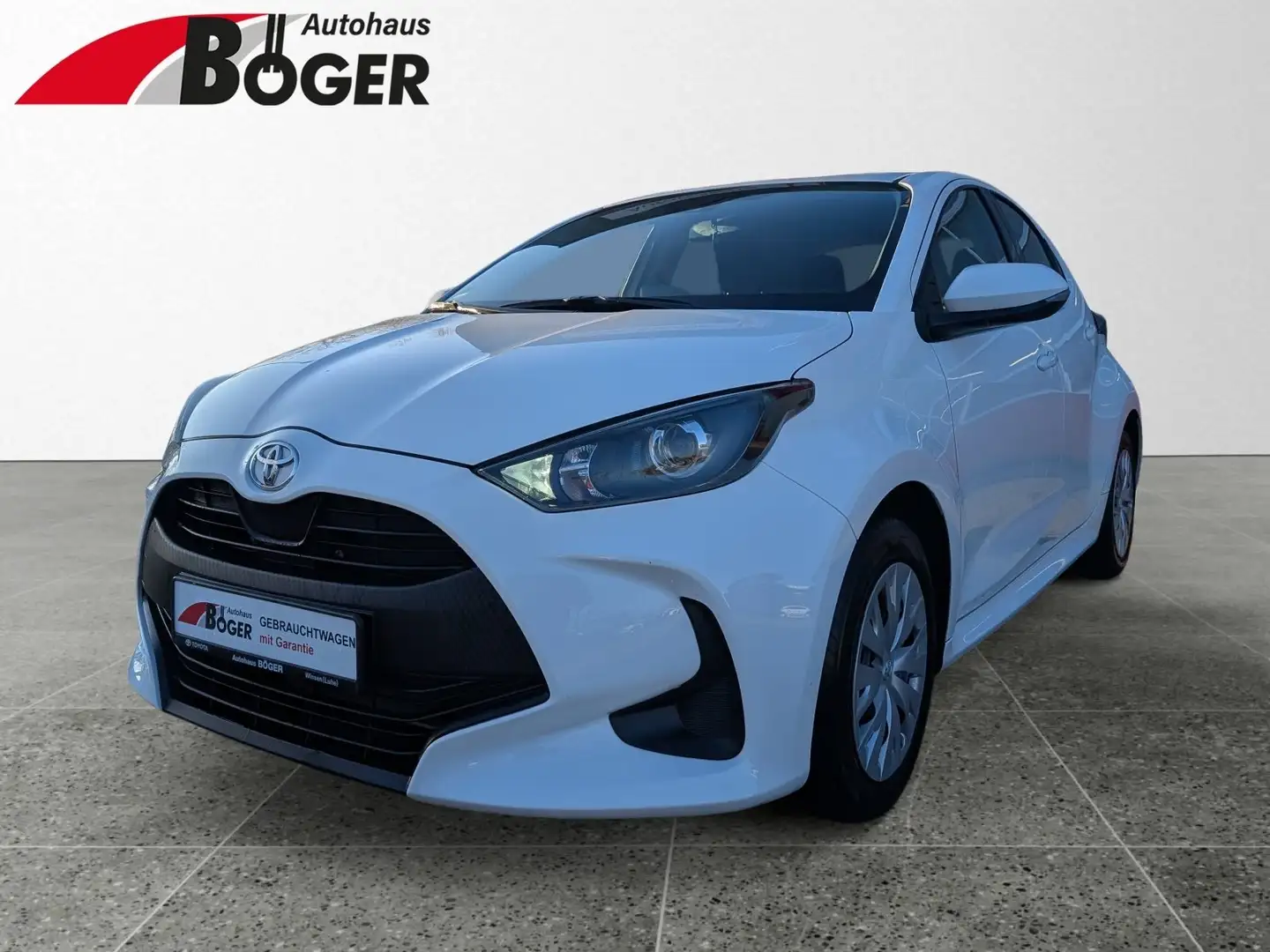 Toyota Yaris Weiß - 1