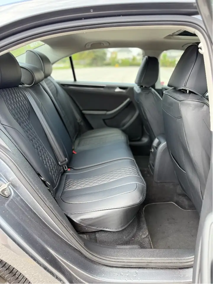Volkswagen Jetta снимка Volkswagen Jetta
