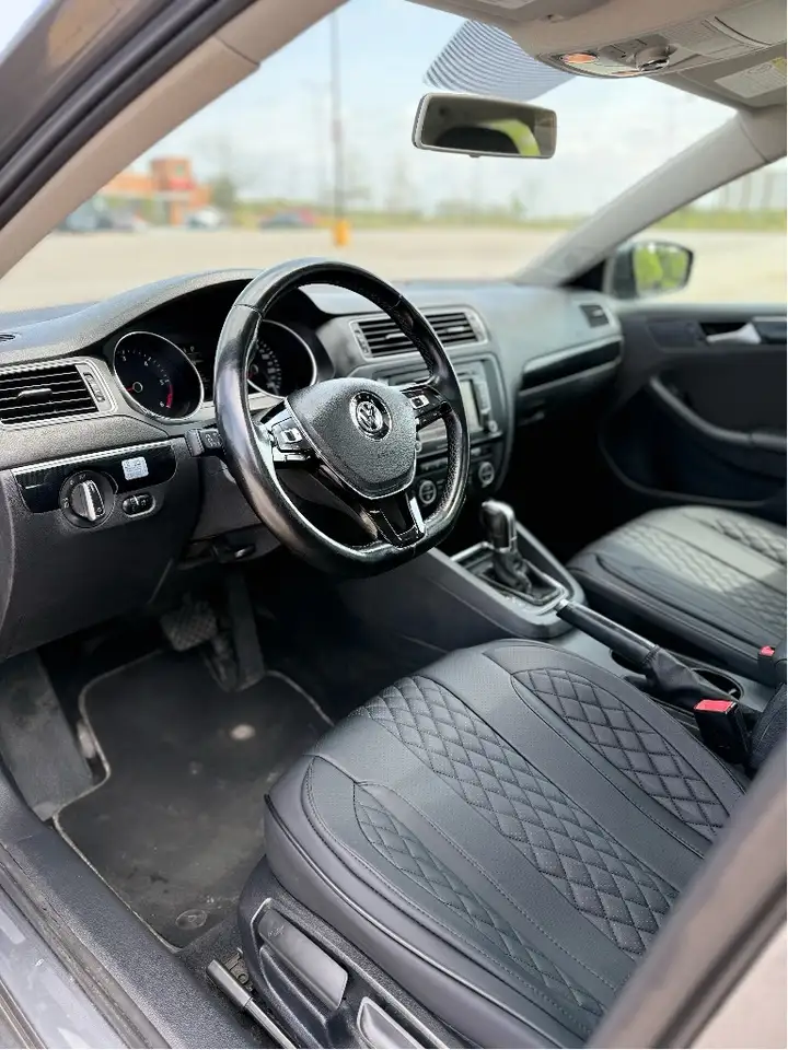 Volkswagen Jetta снимка Volkswagen Jetta