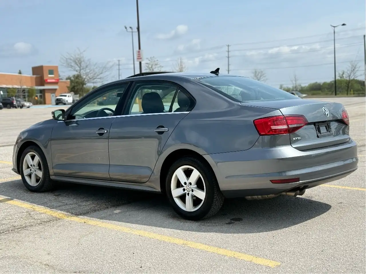 Volkswagen Jetta снимка Volkswagen Jetta