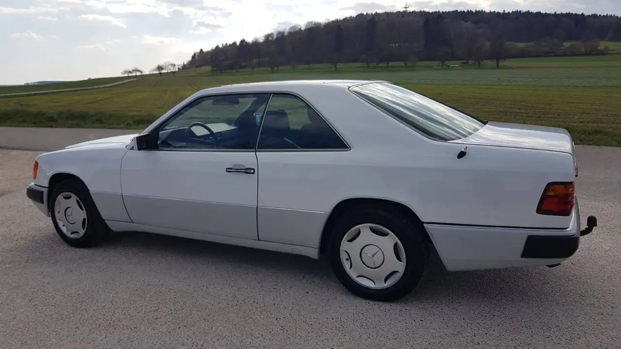 Mercedes-Benz CE 230 Oldtimer CE 230 124 C 132 PS Automatik, foto 2