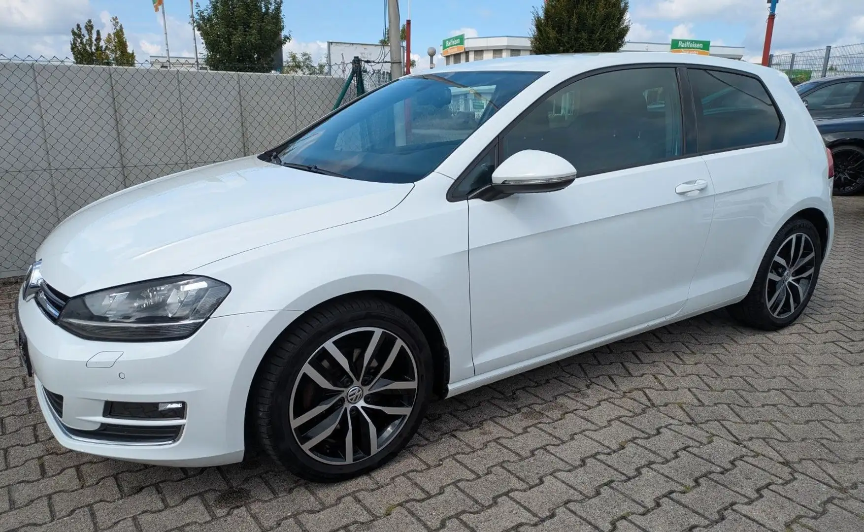 Volkswagen Golf VII Lim. R-Line/Highline BMT Weiß - 2