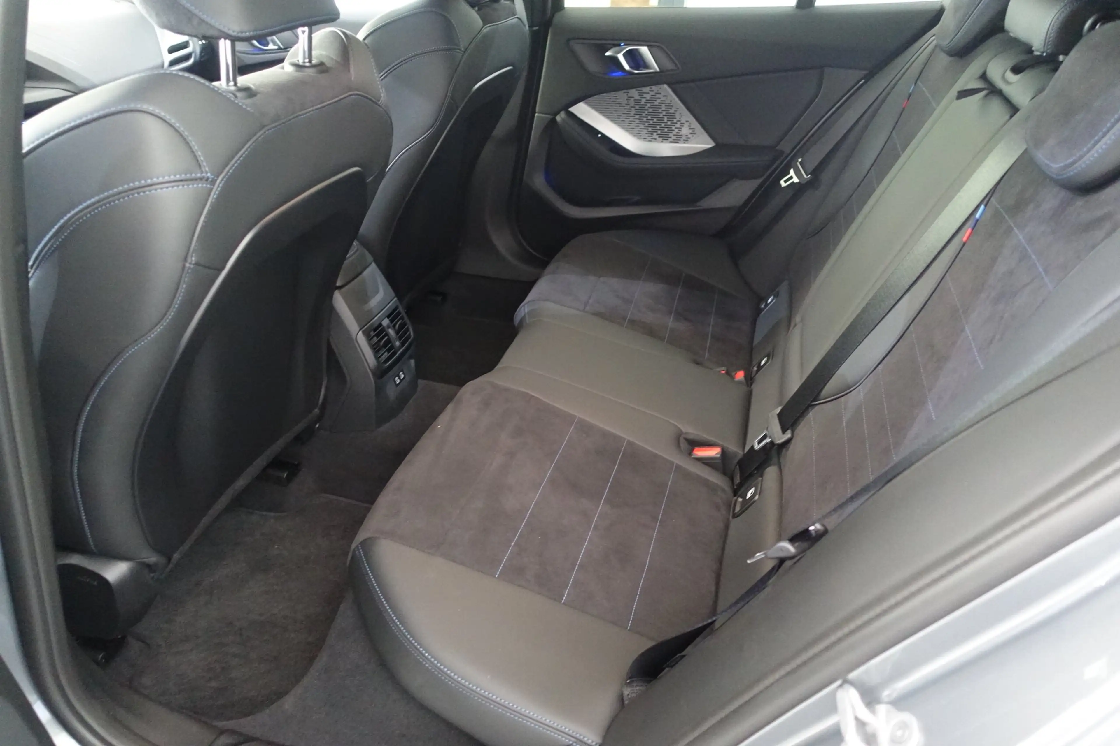 BMW 118 d M-Sportpaket — photo 11