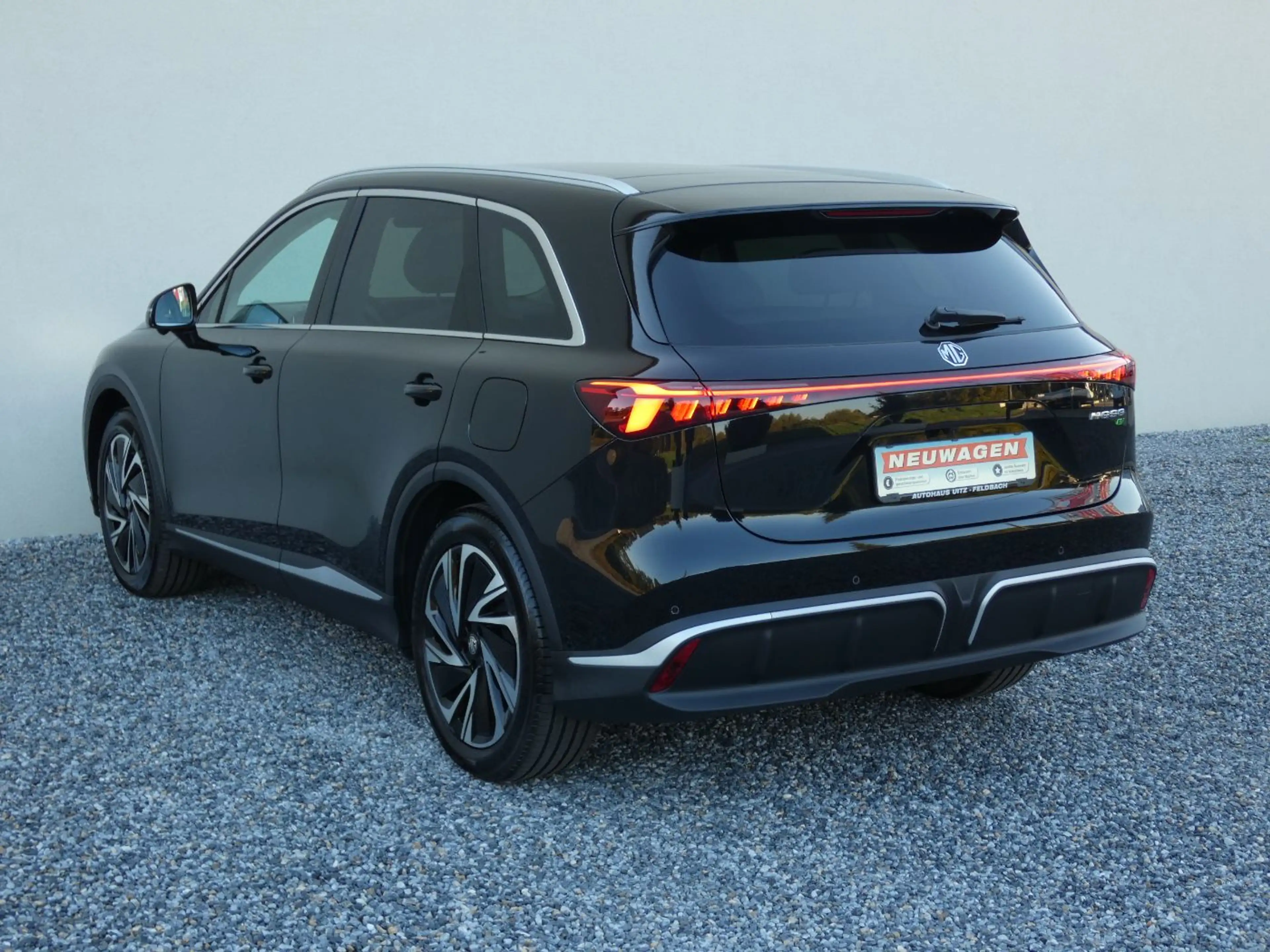 MG MGS6 EV Luxury 4WD +360°+HUD+LED+20Zoll+LRH — photo 8