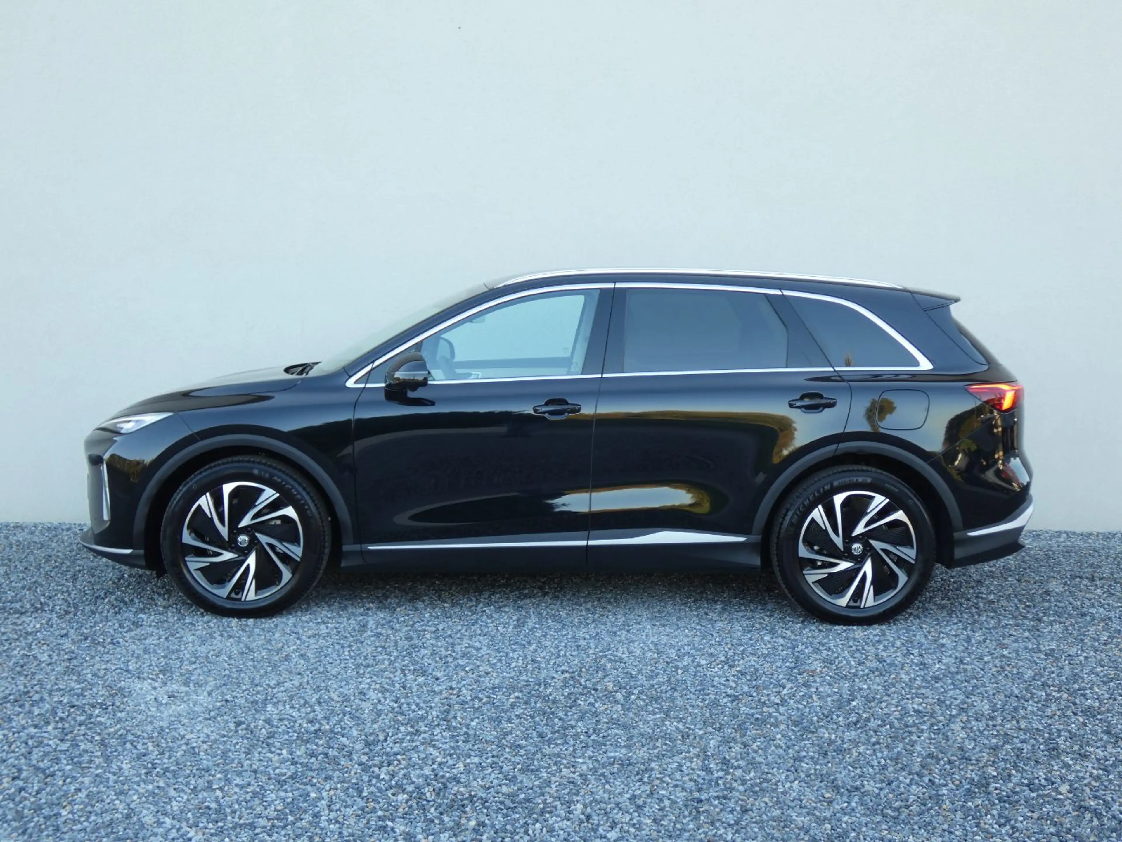 MG MGS6 EV Luxury 4WD +360°+HUD+LED+20Zoll+LRH — photo 9