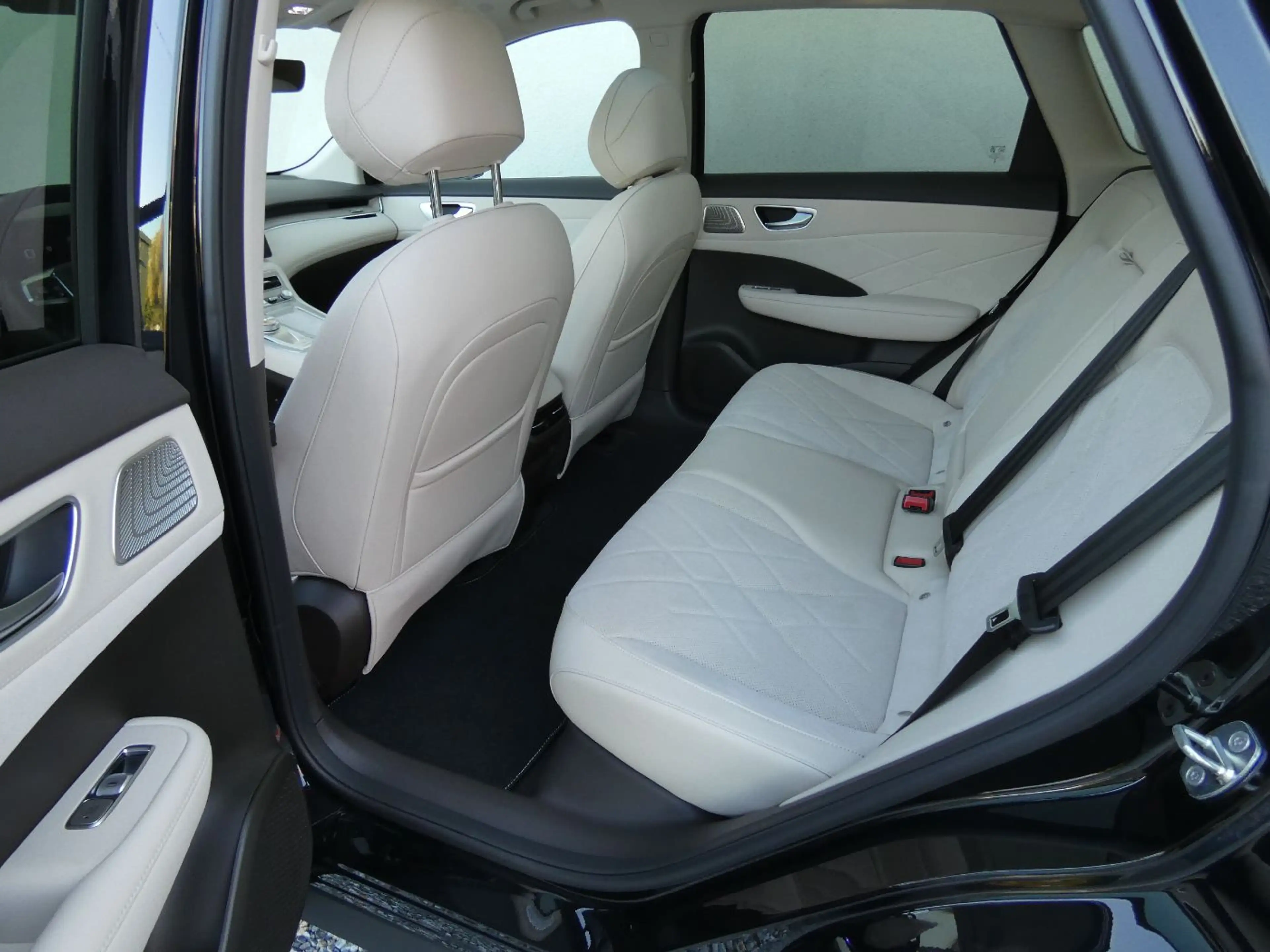 MG MGS6 EV Luxury 4WD +360°+HUD+LED+20Zoll+LRH — photo 13