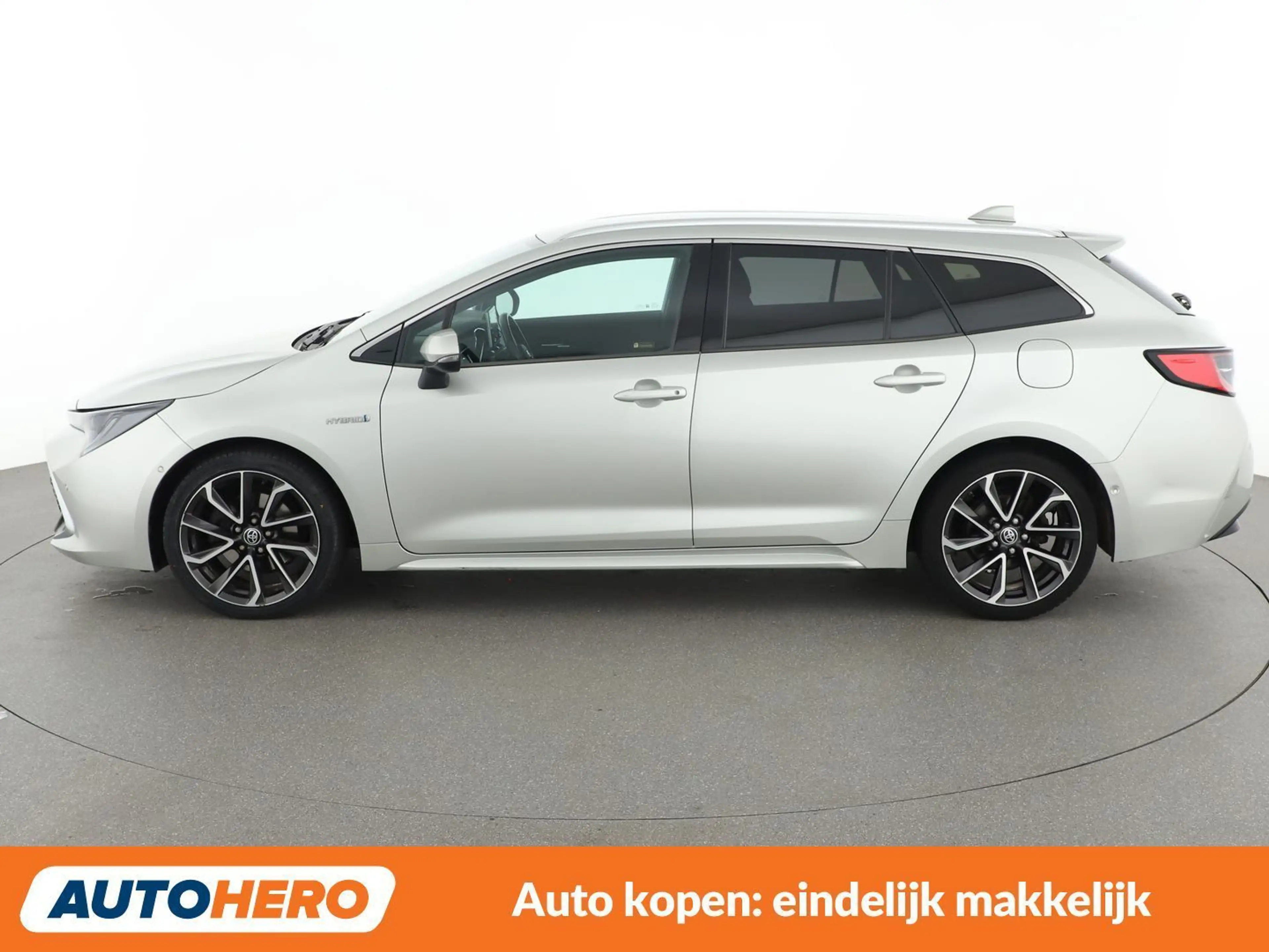 Toyota Corolla 2.0 Hybrid Lounge — photo 3