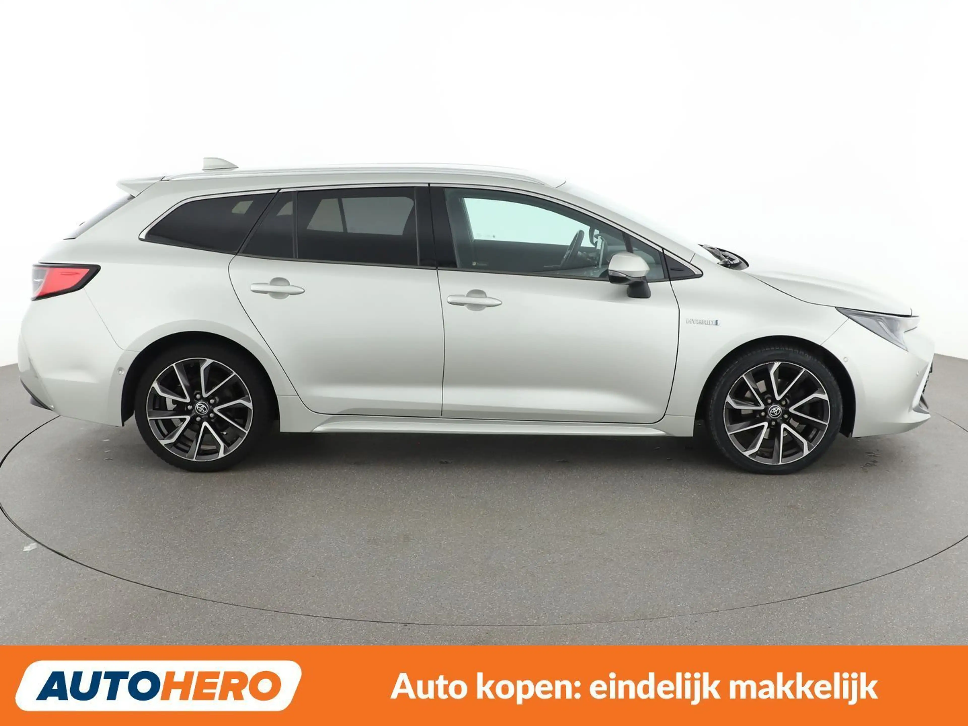 Toyota Corolla 2.0 Hybrid Lounge — photo 7