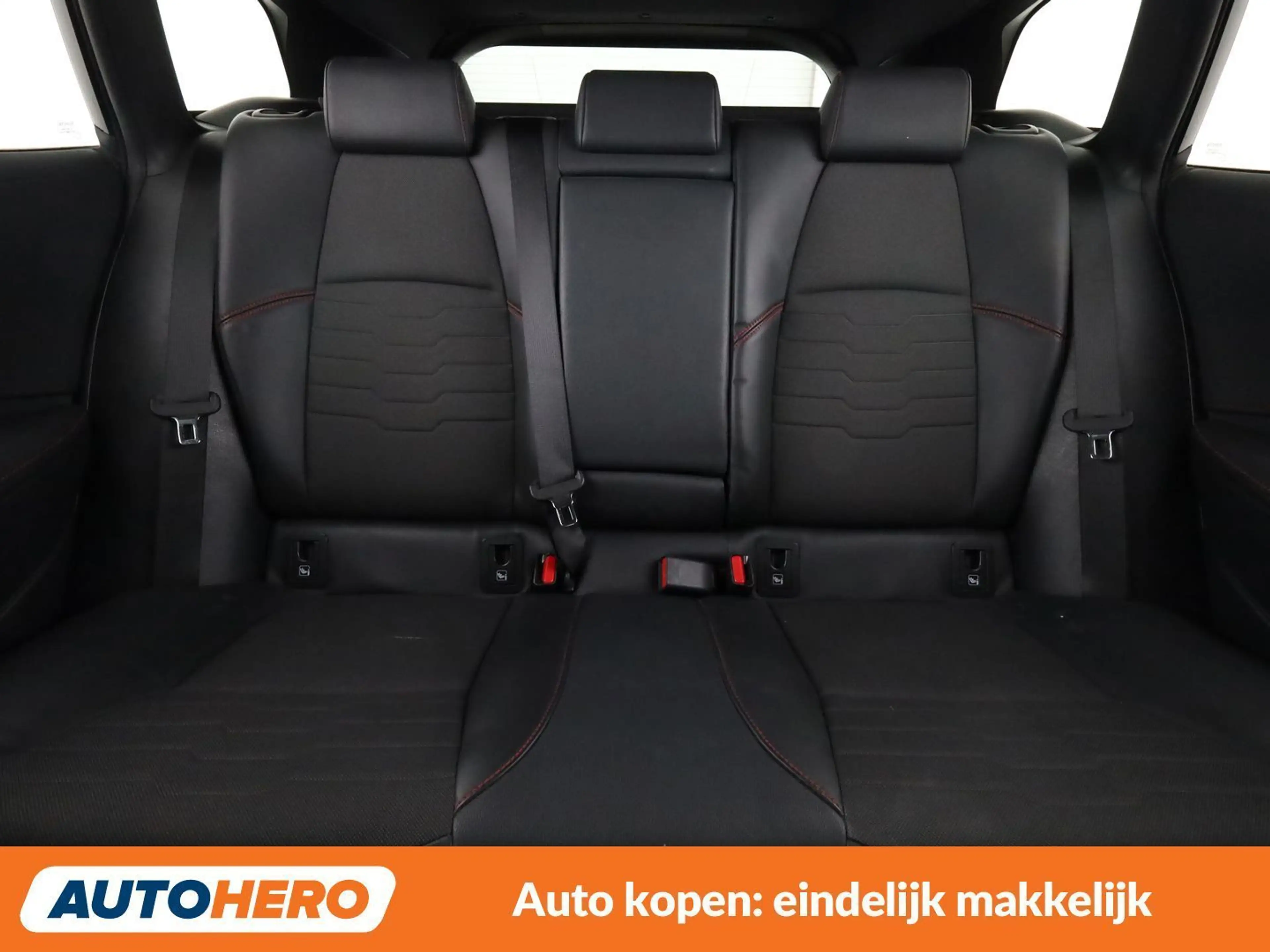 Toyota Corolla 2.0 Hybrid Lounge — photo 15
