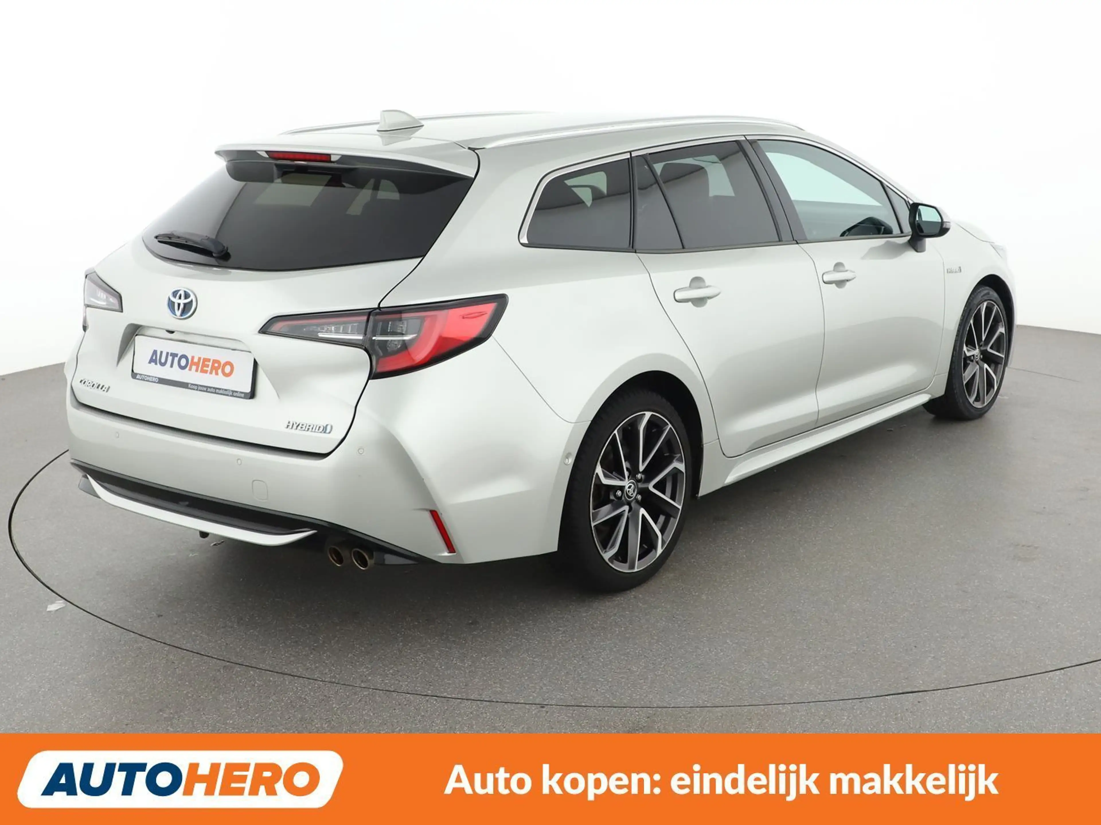 Toyota Corolla 2.0 Hybrid Lounge — photo 6