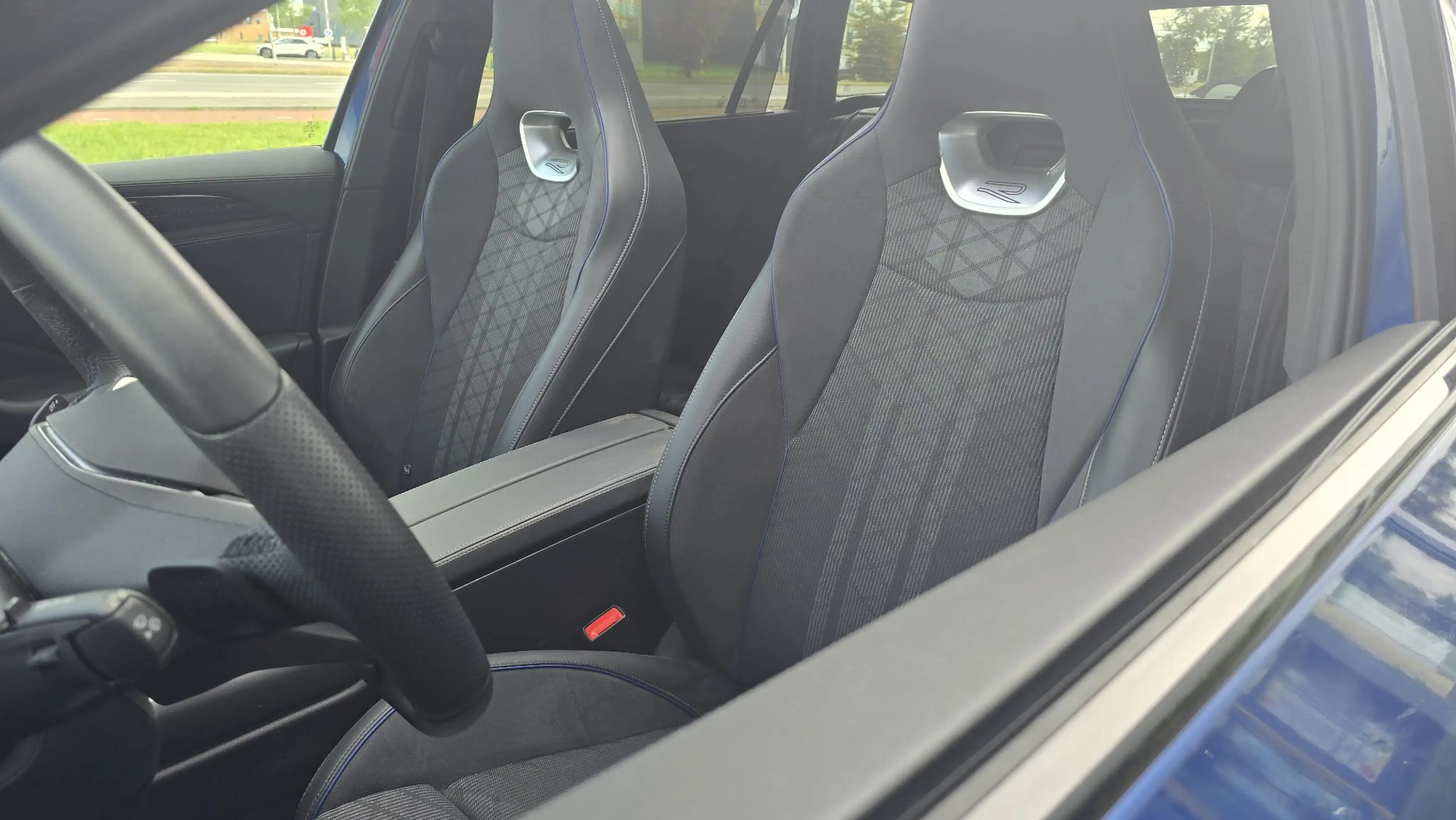 Volkswagen Passat Variant 1.5 eHybrid R-Line Edition |NAP|Pano|ACC|IQLight|M — photo 4