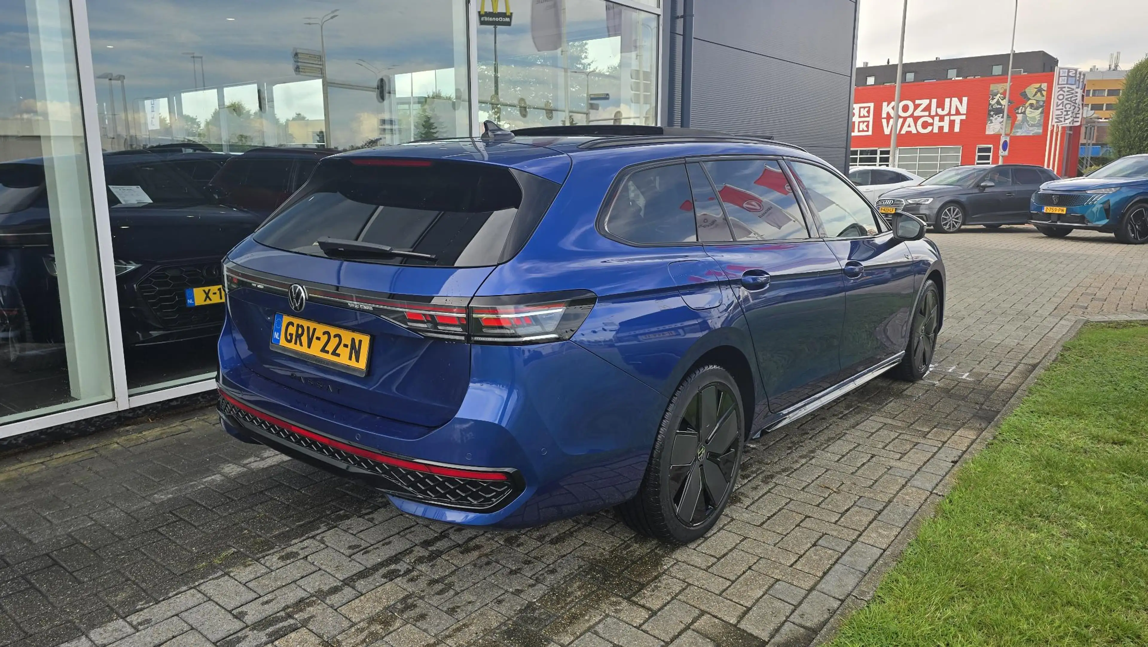 Volkswagen Passat Variant 1.5 eHybrid R-Line Edition |NAP|Pano|ACC|IQLight|M — photo 2
