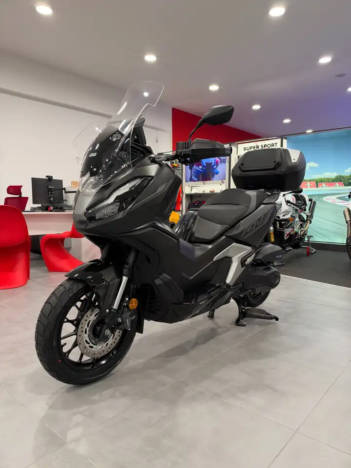 Honda ADV 350