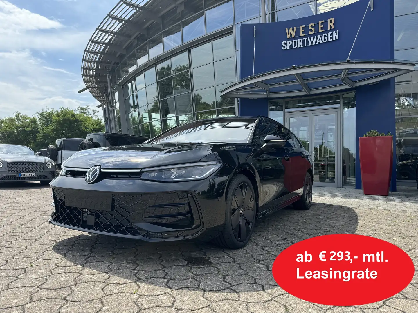 Volkswagen Passat Variant 2.0 TDI SCR 4x4 DSG R-Line VOLL/Massage/Pano/AHK Schwarz - 1