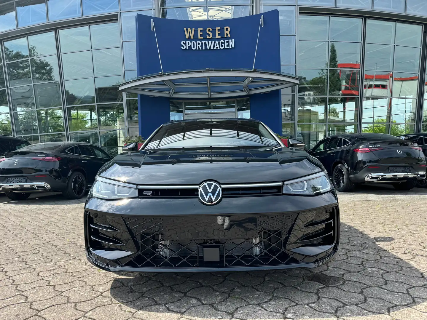 Volkswagen Passat Variant 2.0 TDI SCR 4x4 DSG R-Line VOLL/Massage/Pano/AHK Schwarz - 2