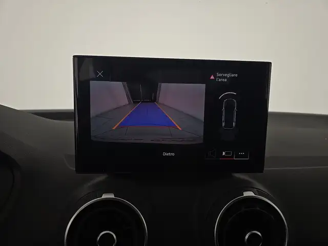 Audi Q2 view 15