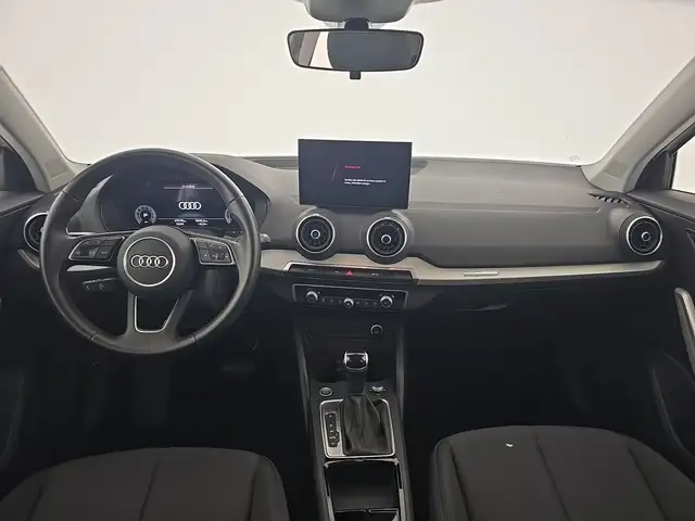 Audi Q2 view 12