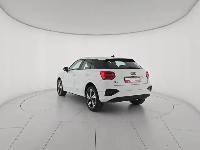 Audi Q2 view 3