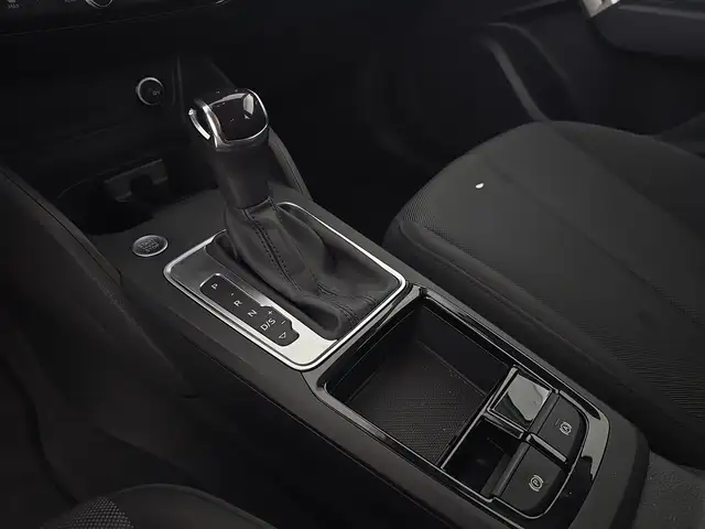 Audi Q2 view 13