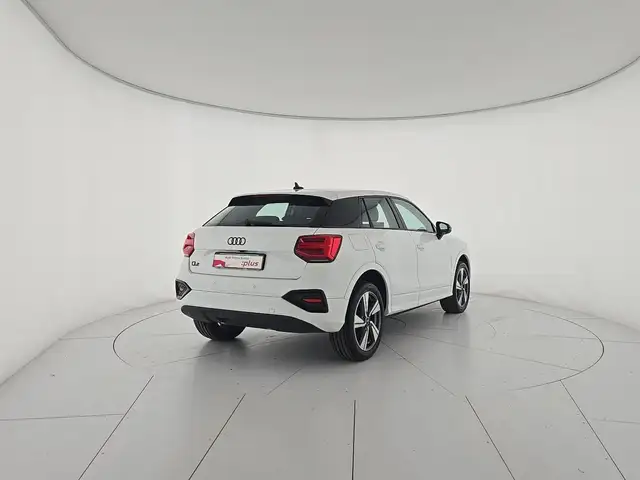 Audi Q2 view 5
