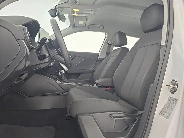 Audi Q2 view 10