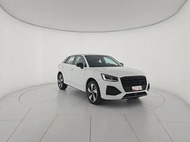 Audi Q2 view 7